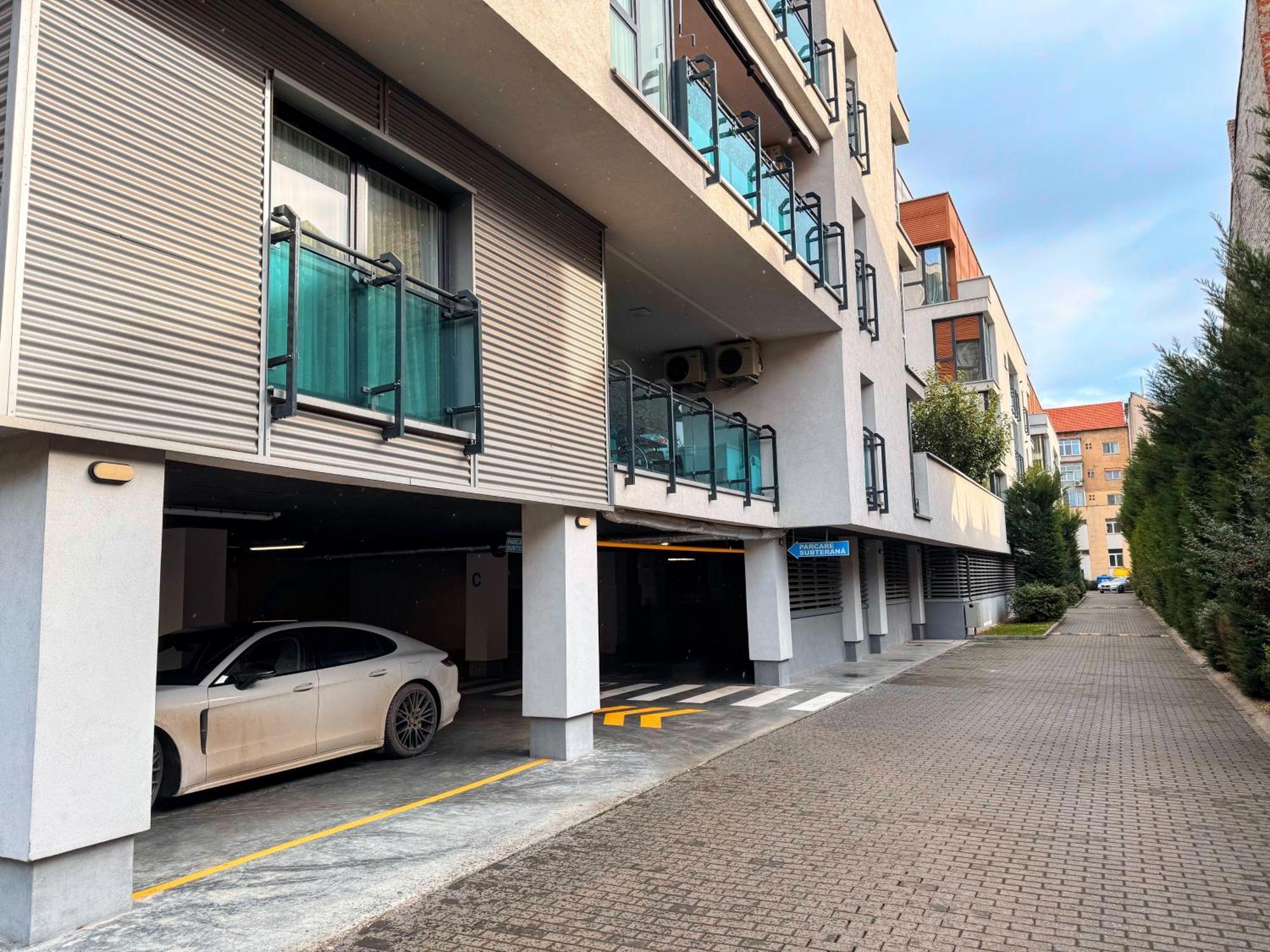 Stylish Apartment Getaway With Self Check-In And Free Parking Lot Arad Luaran gambar